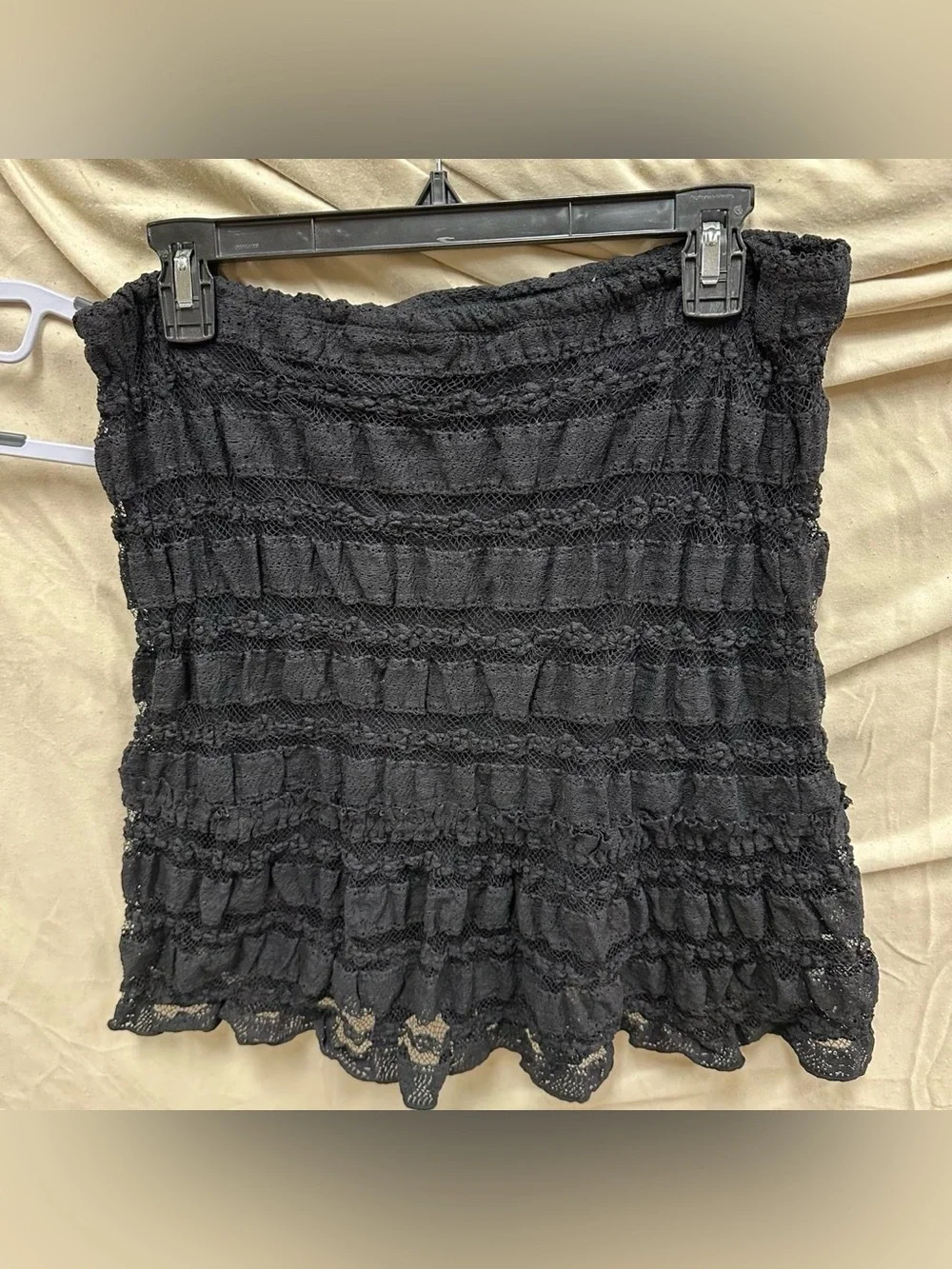 Guess branded Black frilly short midi skirt.